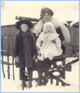 Ella Siddall with Vivian and Arthur,  circa 1922